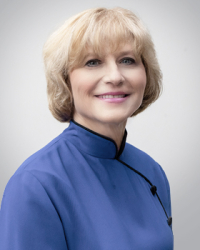 headshot_leslie-stewart-md